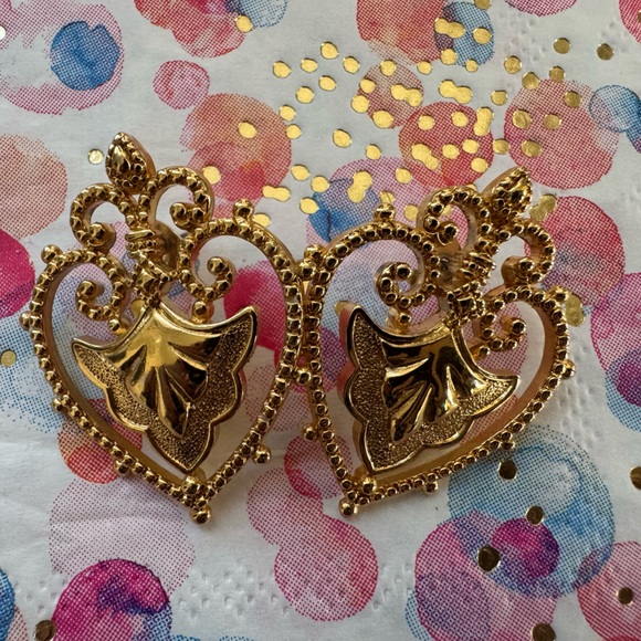 Anthropologie Royal Heart Gold Tone Post Earrings - Picture 3 of 7